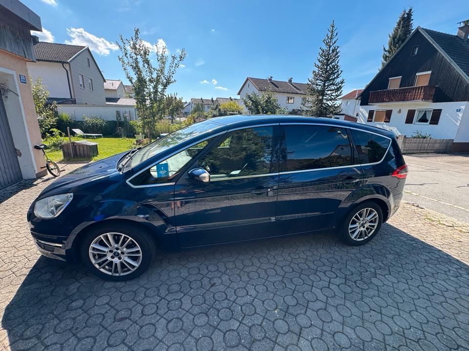 Ford S-Max 2012 — вигляд ззаду