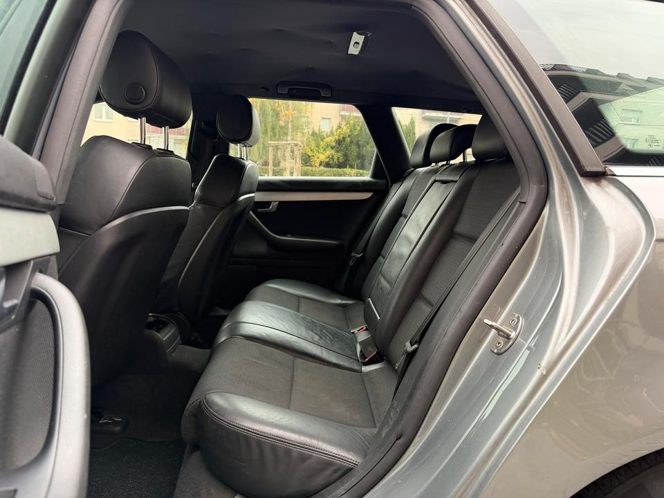 Audi A4 2005 — photo 11