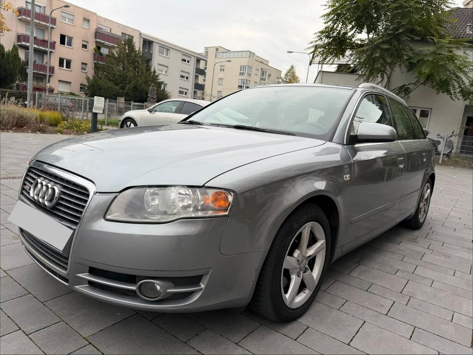 Audi A4 2005 — rear view
