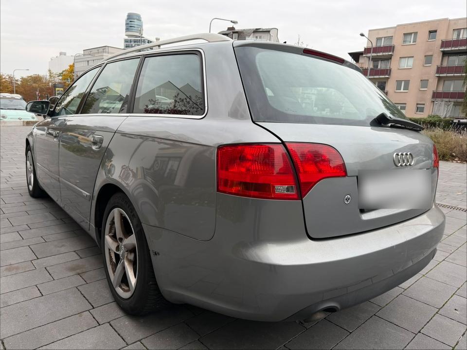 Audi A4 2005 — engine