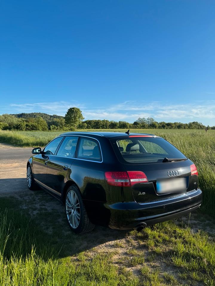 Audi A6 2010 — салон