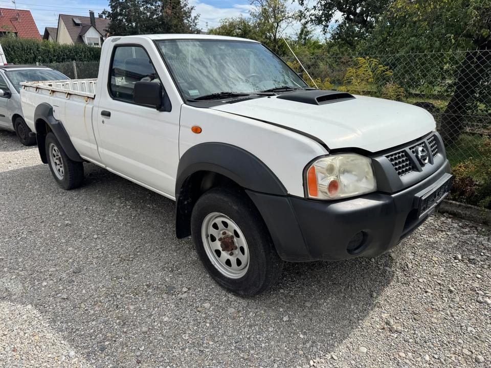Nissan NP 300 2009 — вигляд ззаду