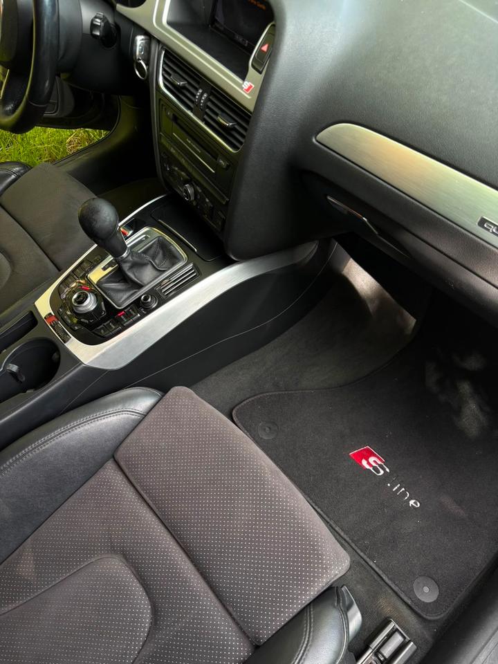 Audi A4 2011 — photo 15
