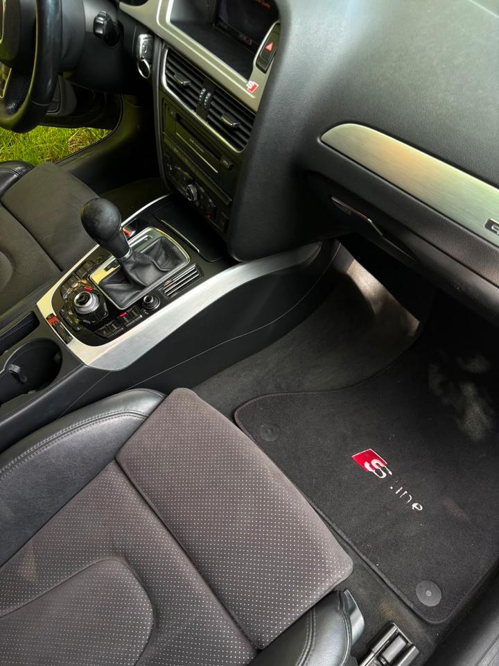 Audi A4 2011 — photo 19