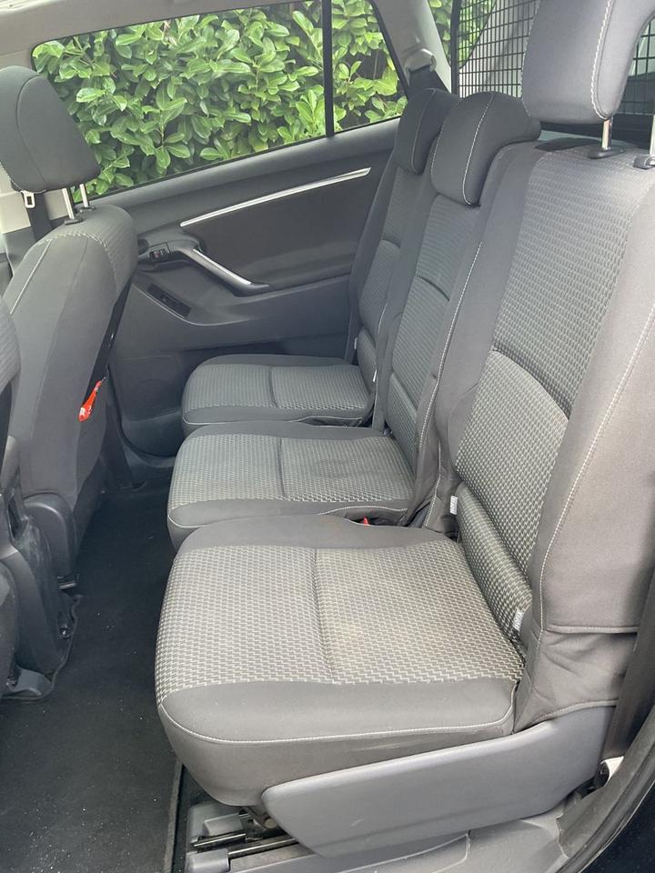 Toyota Verso 2015 — interior