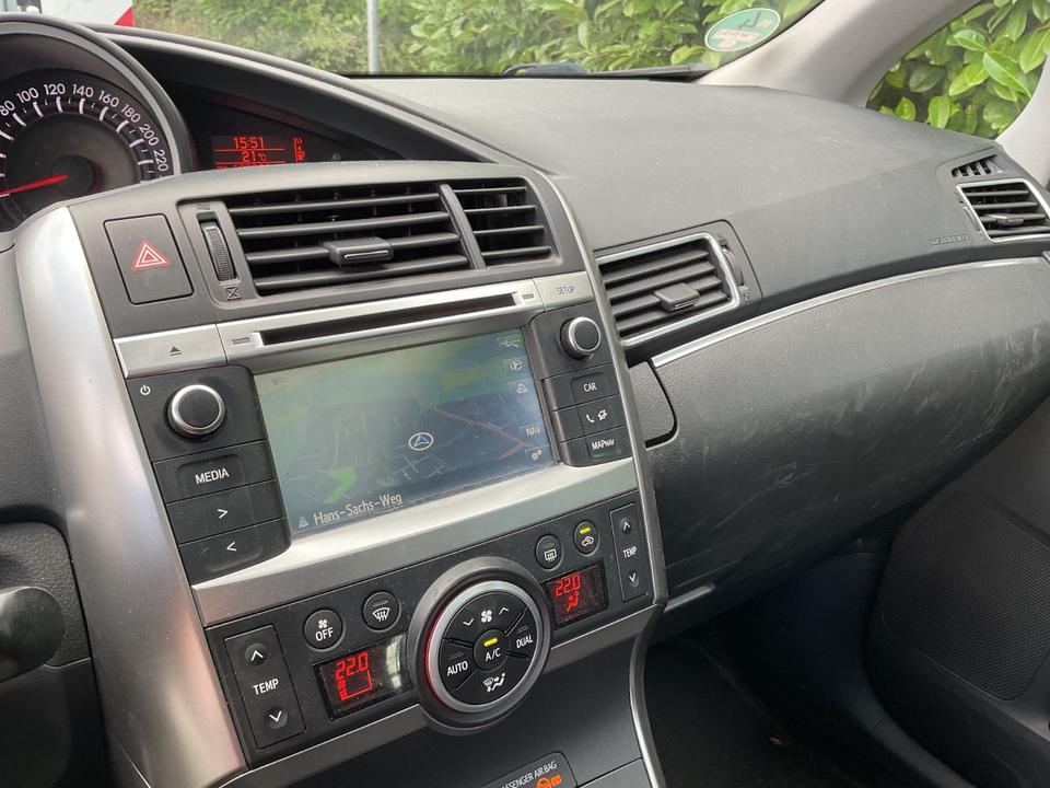 Toyota Verso 2015 — engine