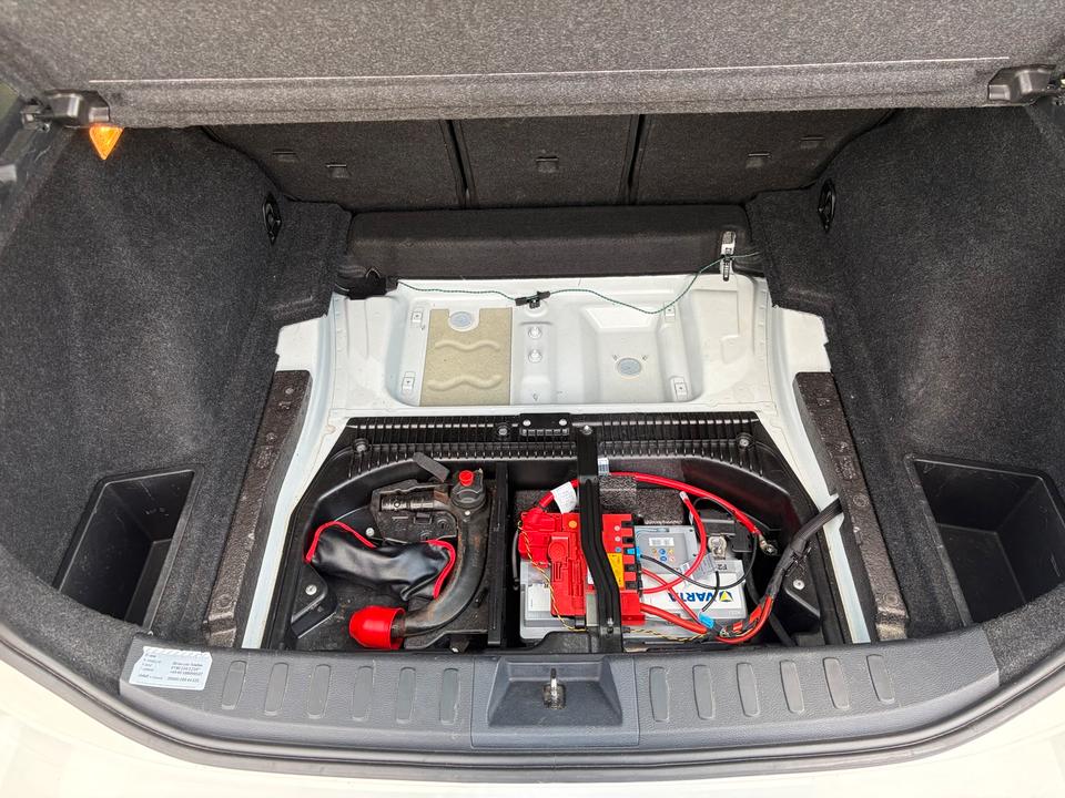 BMW X1 2010 — photo 14