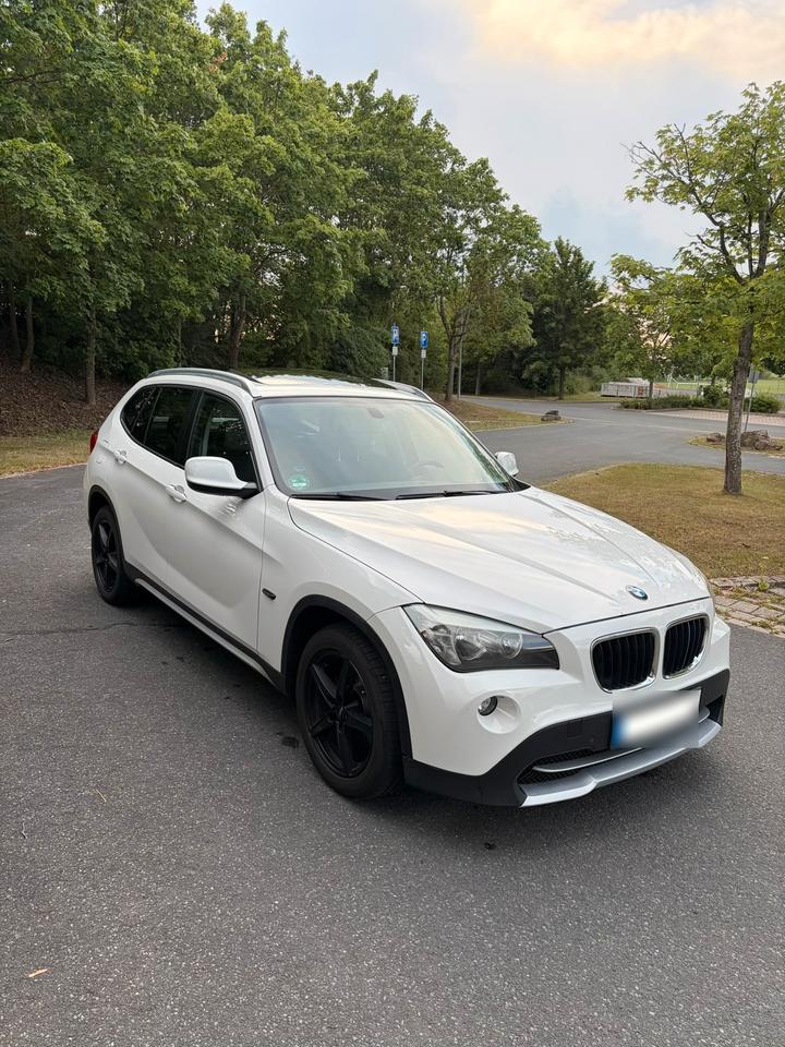 BMW X1 2010 — rear view