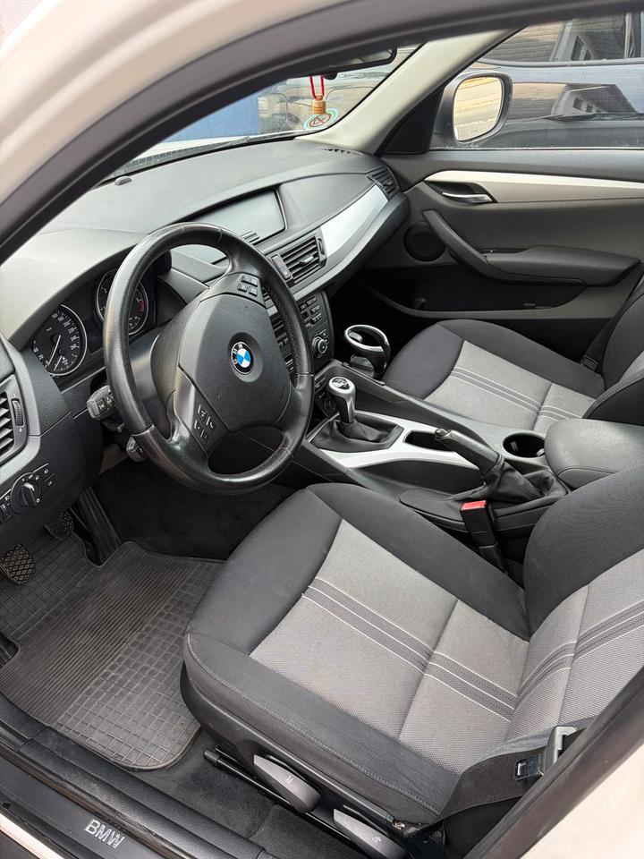 BMW X1 2010 — photo 8