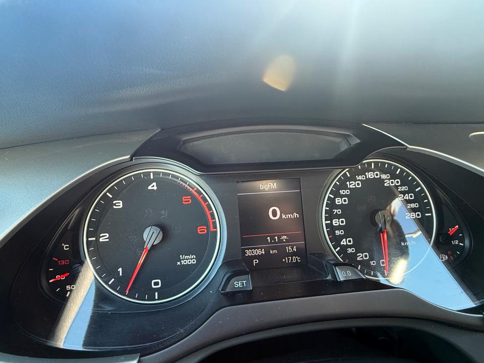 Audi A4 2009 — photo 17