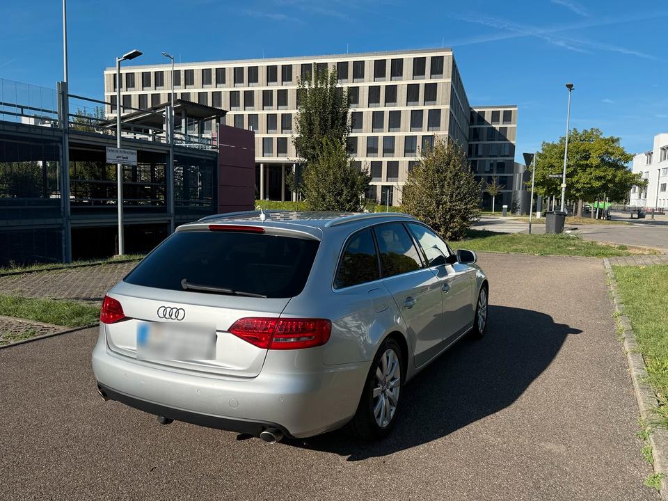 Audi A4 2009 — engine