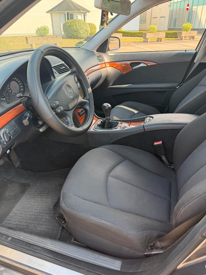 Mercedes Benz E 280 2007 — photo 14