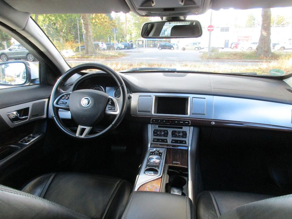 Jaguar XF 2013 — engine
