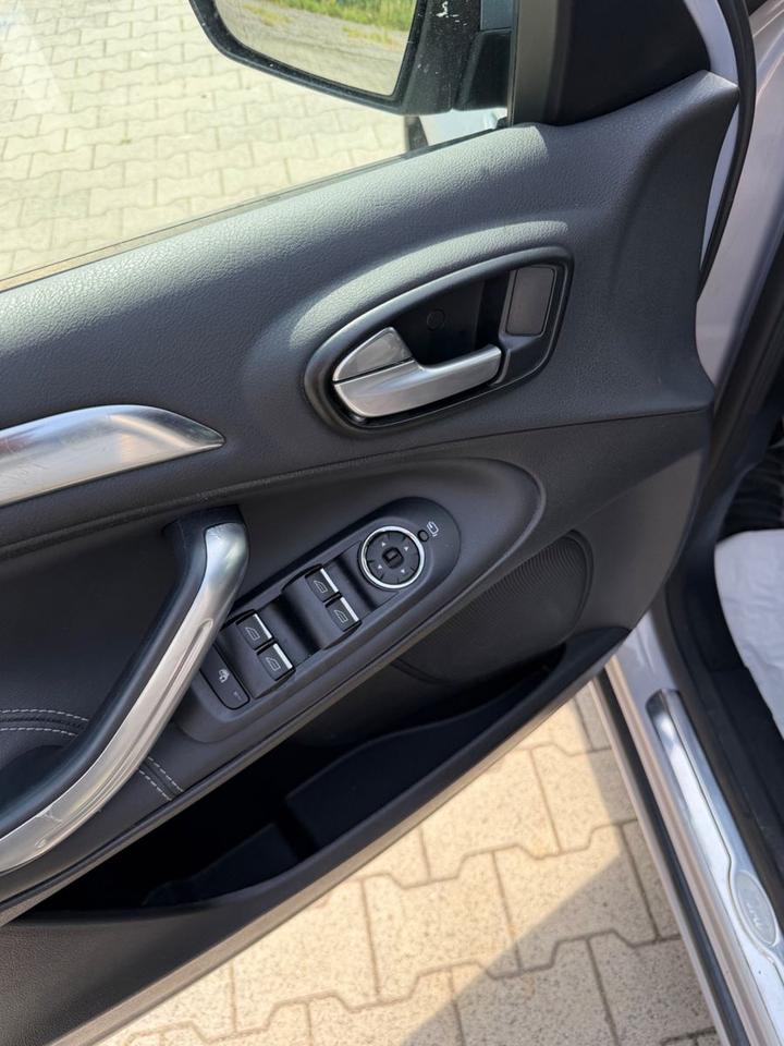 Ford S-Max 2010 — photo 10