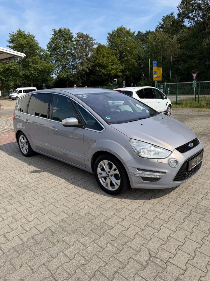 Ford S-Max 2010 — interior