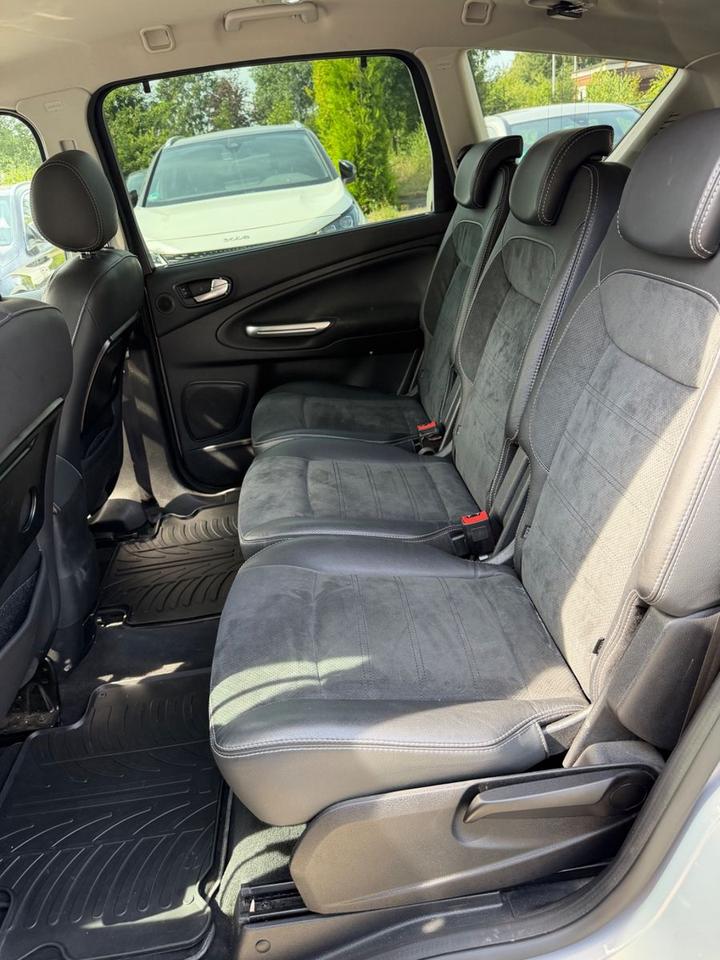 Ford S-Max 2010 — photo 7