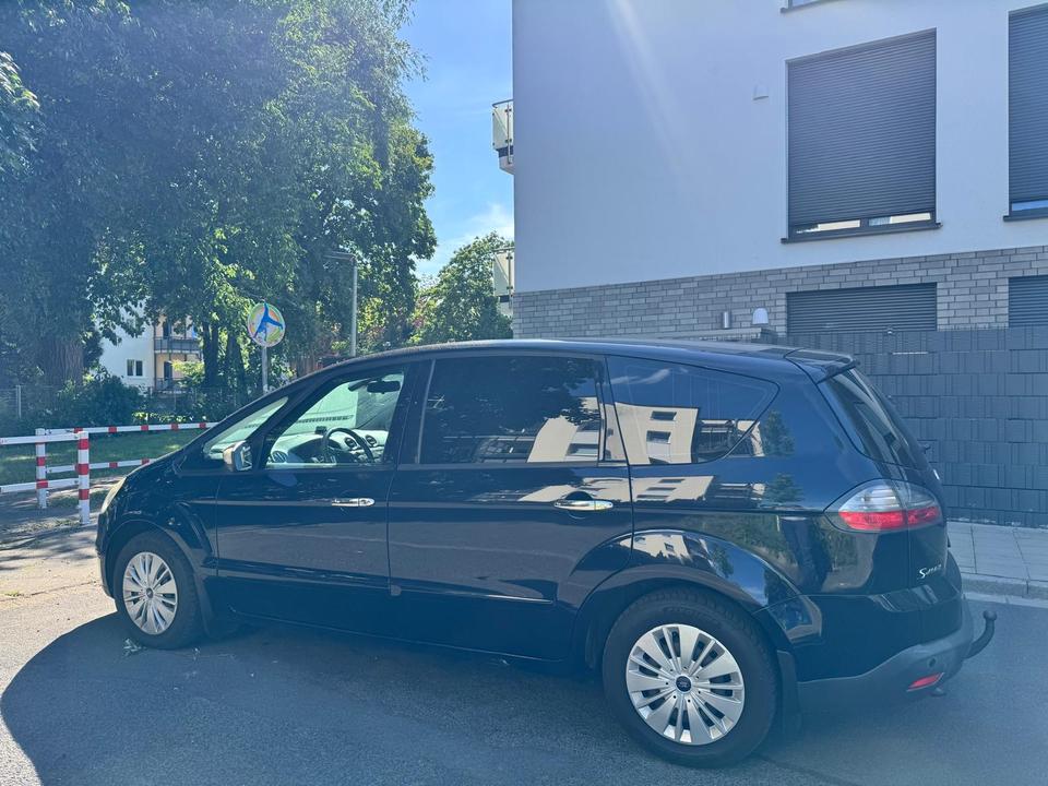 Ford S-Max 2007 — rear view