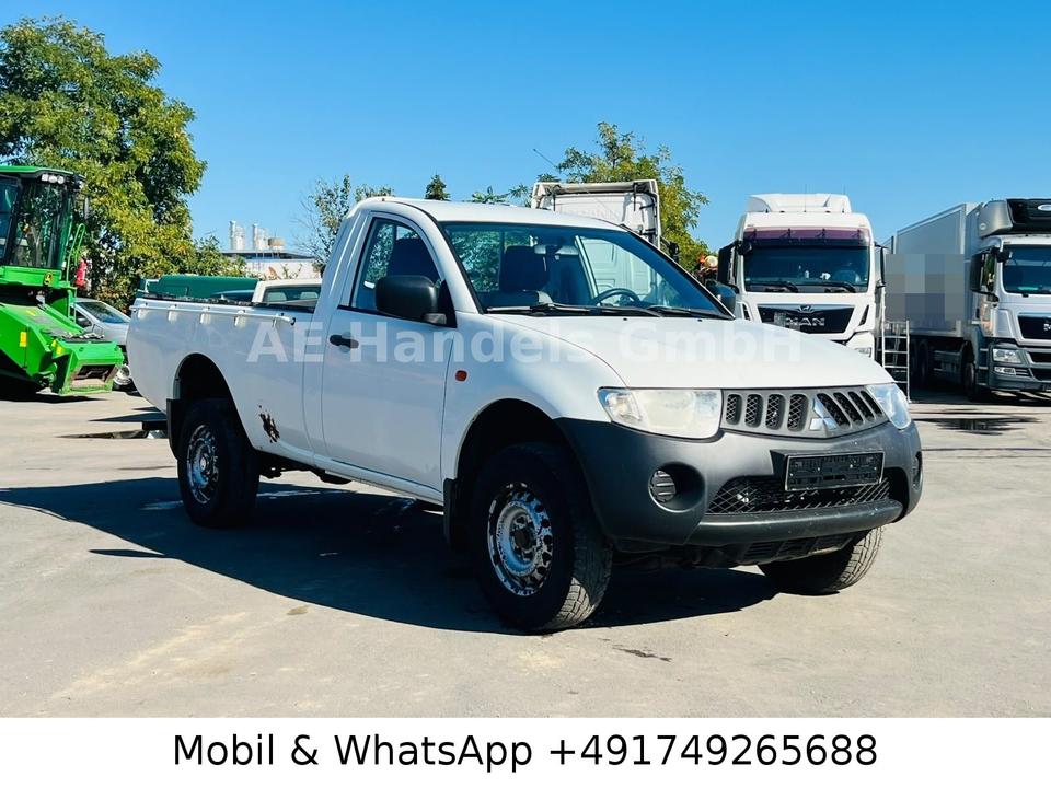 Mitsubishi L200 2008 — rear view
