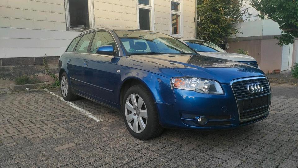 Audi A4 2005 — вигляд ззаду