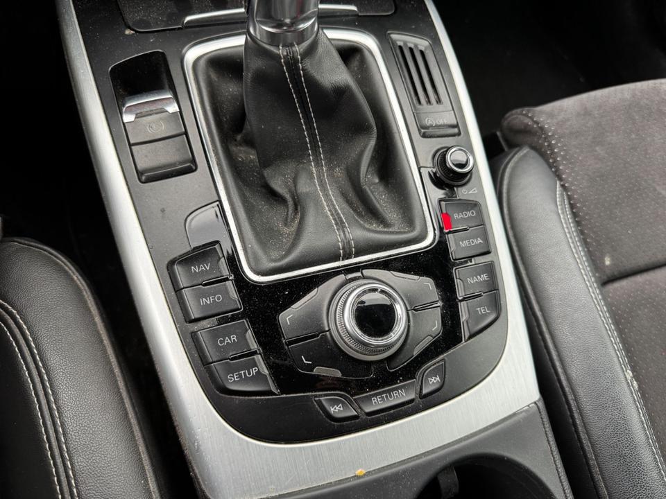 Audi A4 2010 — photo 13