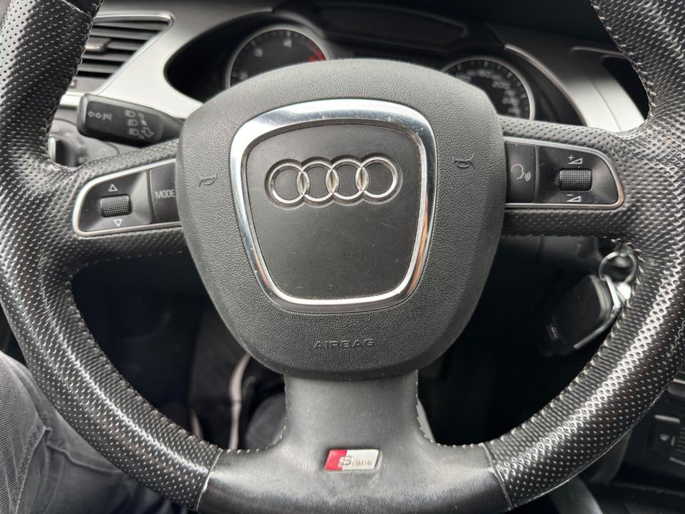 Audi A4 2010 — photo 14