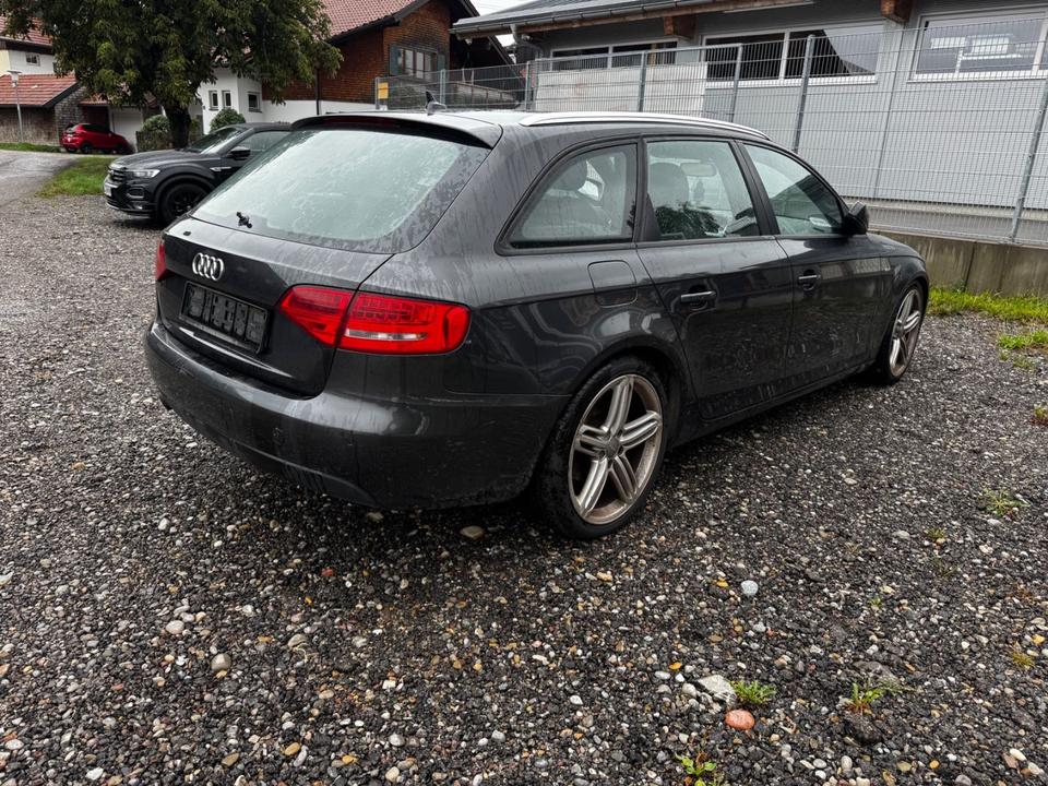 Audi A4 2010 — engine