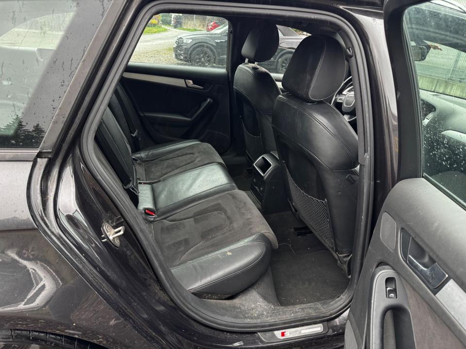 Audi A4 2010 — photo 8