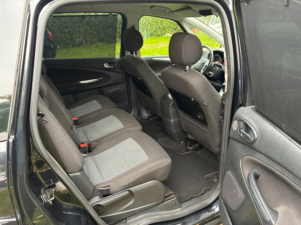 Ford S-Max 2011 — photo 10