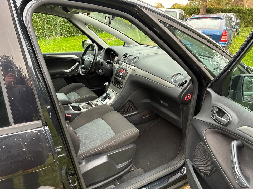 Ford S-Max 2011 — photo 9