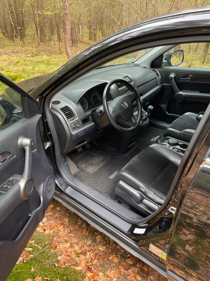 Honda CR-V 2011 — interior