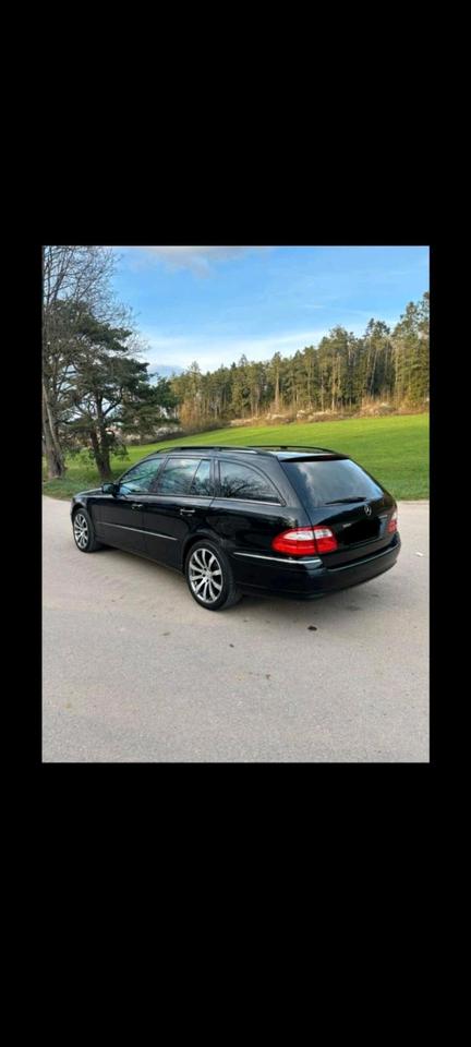 Mercedes Benz E 350 2005 — rear view