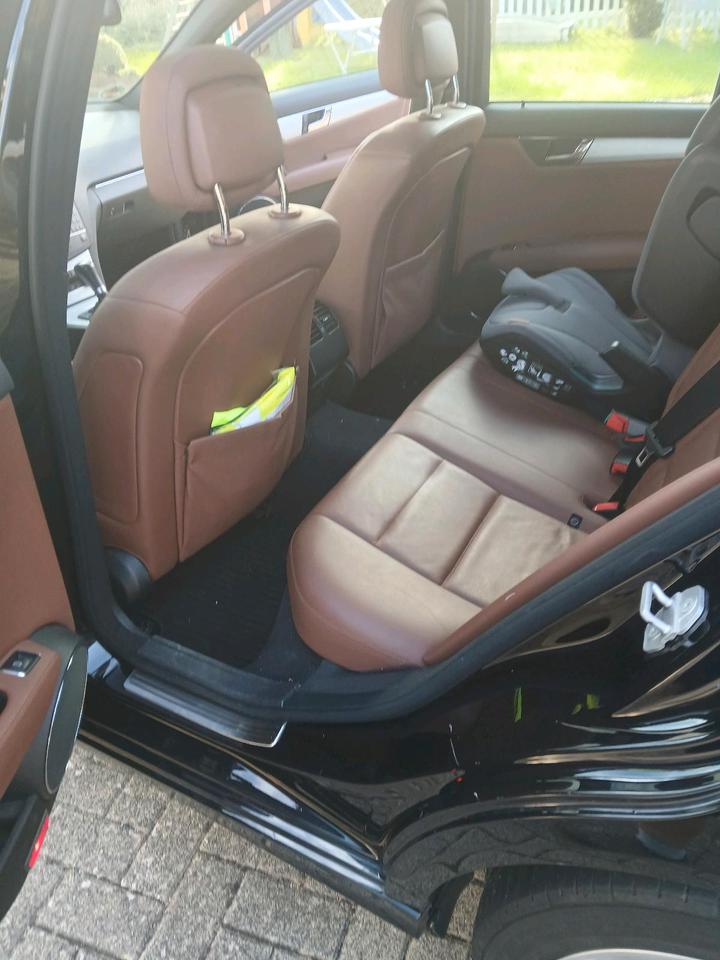 Mercedes Benz C 220 2009 — photo 11