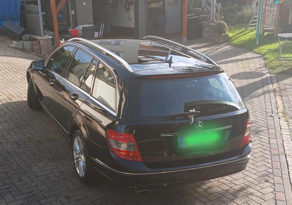 Mercedes Benz C 220 2009 — engine