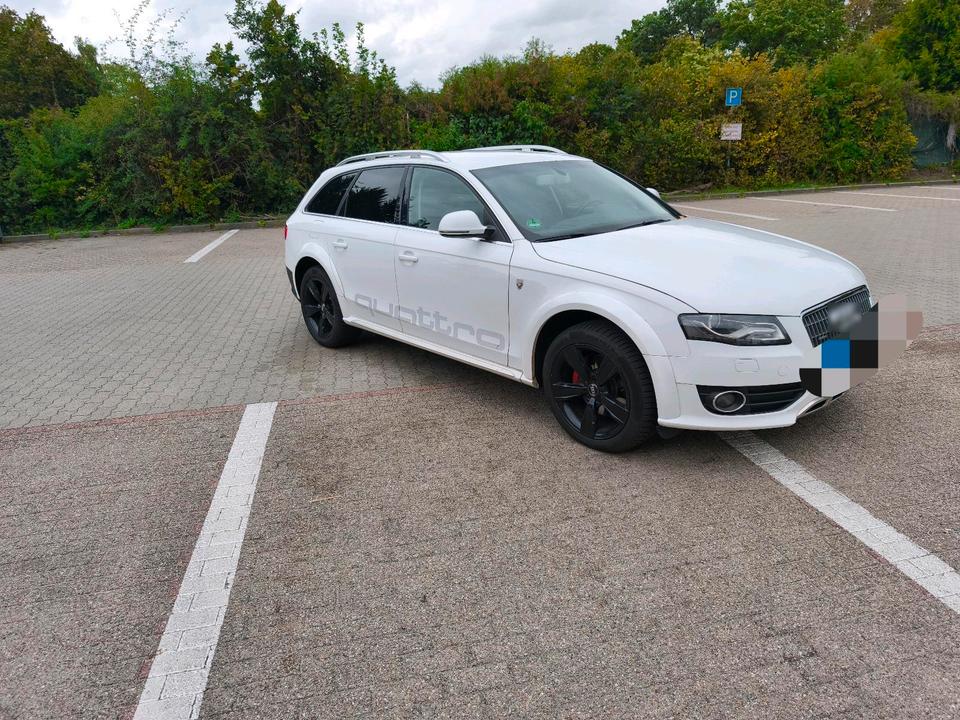 Audi A4 Allroad 2010 — rear view