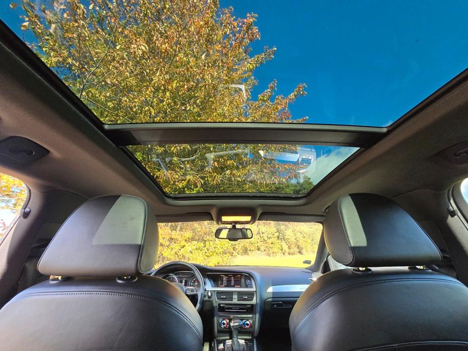 Audi A4 2012 — interior