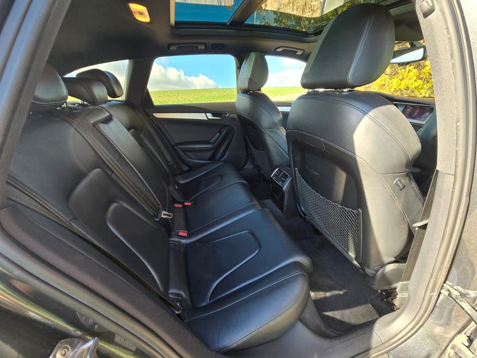 Audi A4 2012 — photo 6