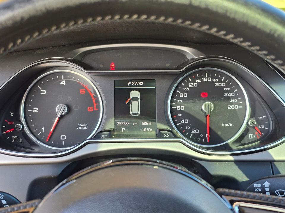 Audi A4 2012 — photo 8