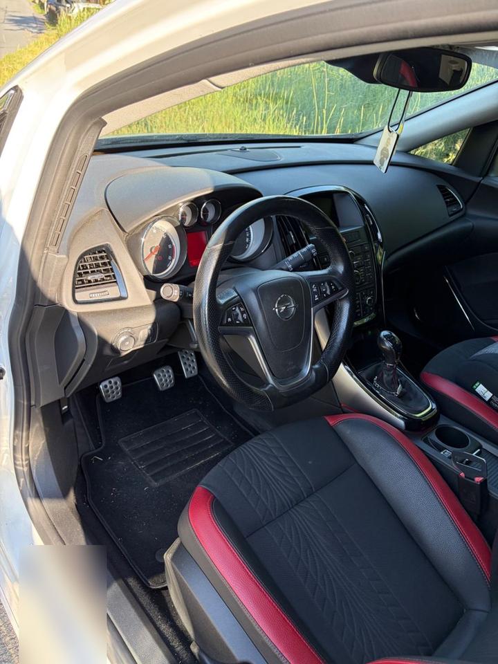 Opel Astra 2014 — photo 6