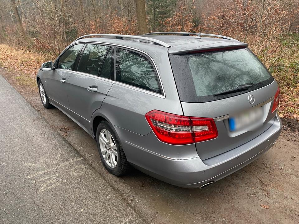 Mercedes Benz E 350 2010 — салон