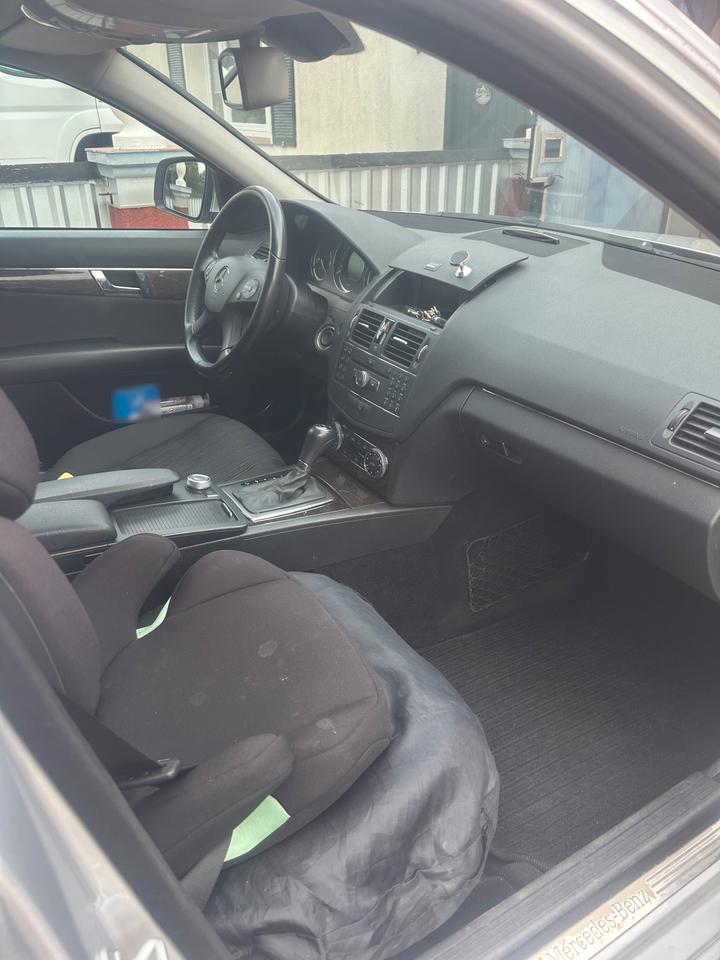 Mercedes Benz C 220 2008 — photo 16