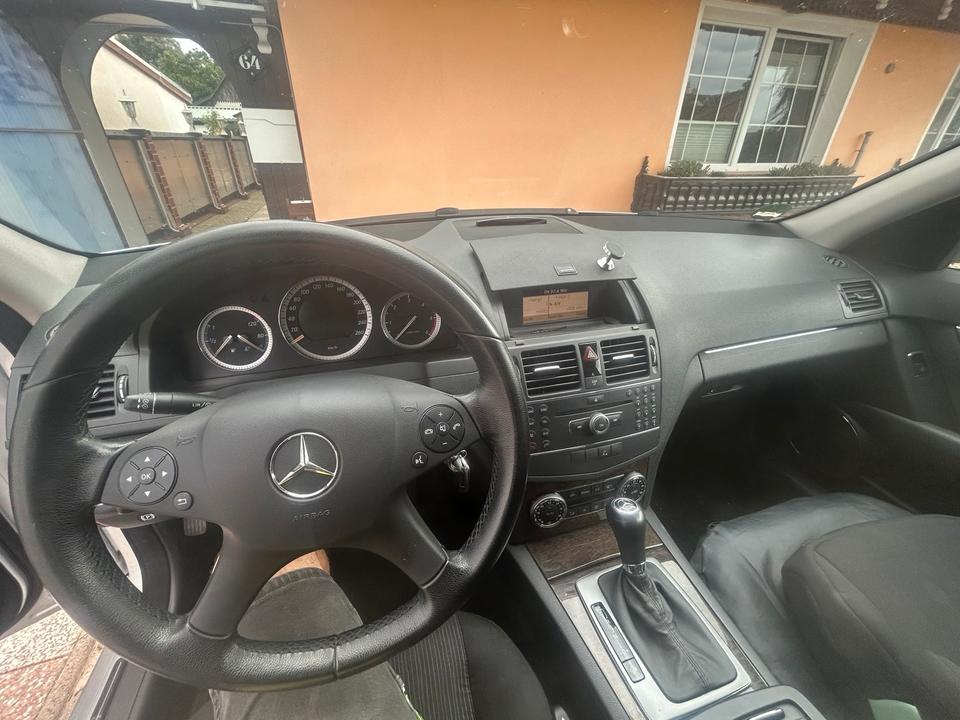 Mercedes Benz C 220 2008 — photo 17