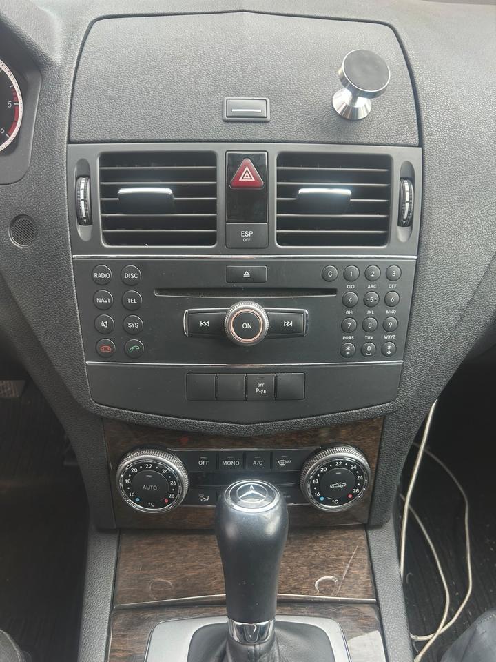 Mercedes Benz C 220 2008 — photo 19