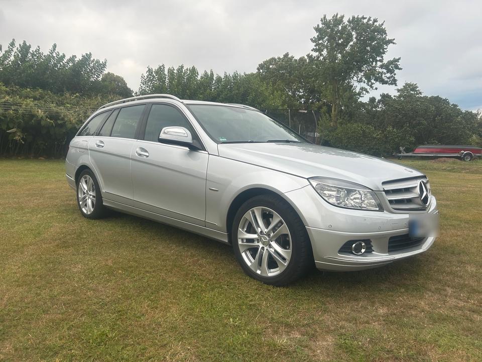 Mercedes Benz C 220 2008 — engine