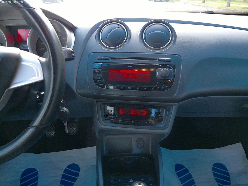Seat Ibiza 2011 — photo 10