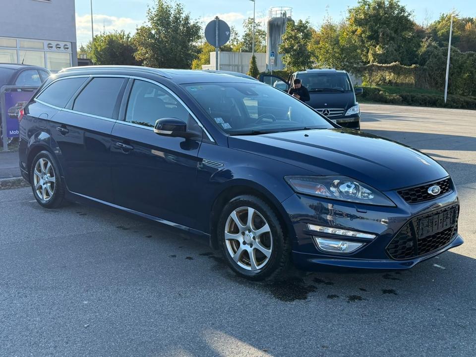 Ford Mondeo 2012 — салон