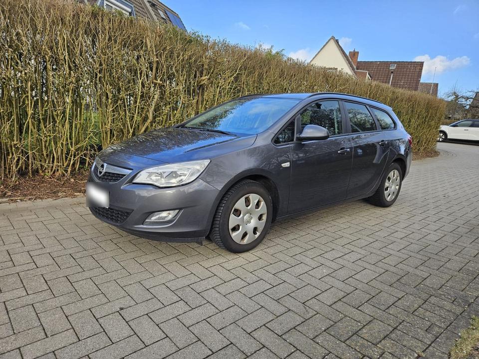Opel Astra, 2012