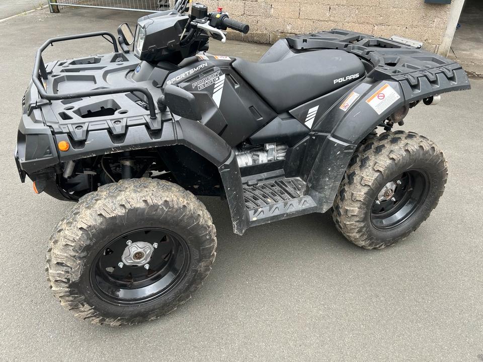 Weitere Motorräder Polaris Sportsman Forest 850 wenig Kilometer, 2013