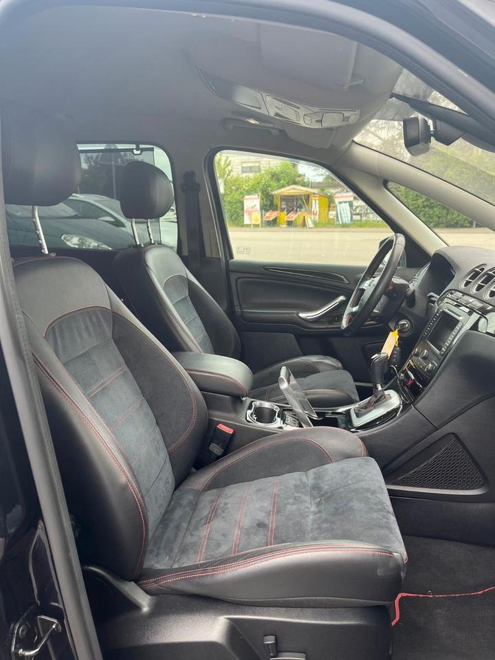 Ford S-Max 2011 — photo 12