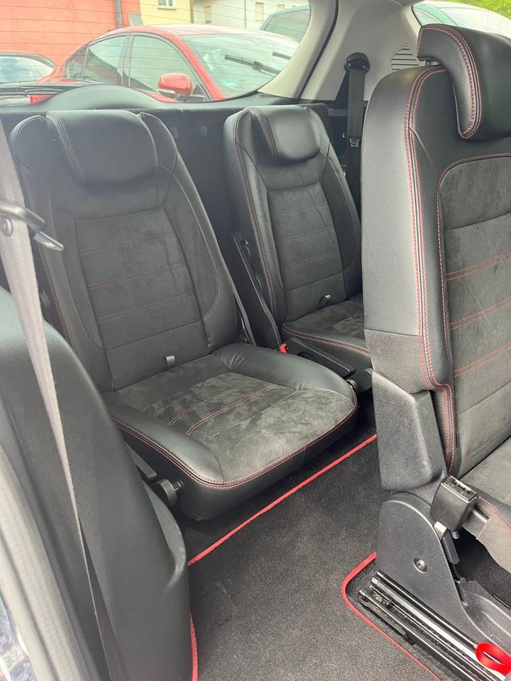 Ford S-Max 2011 — photo 14