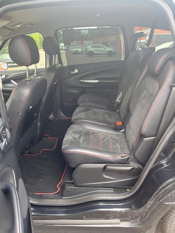Ford S-Max 2011 — photo 9